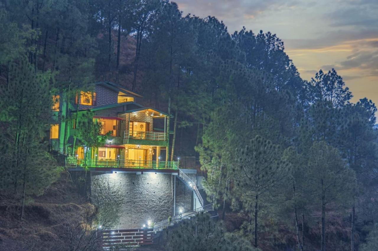 The Himalayan Mansion: Serviced Villa with Open-Air Lawn in Kasauli Exterior photo